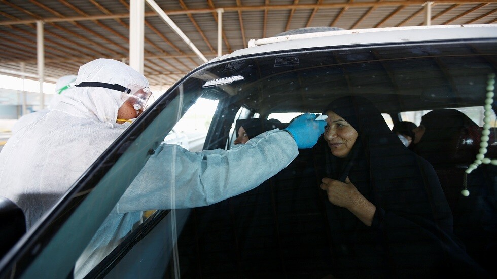 العراق.. مصاب بكورونا يقيم وليمة لـ80 شخصا لدى عودته من إيران