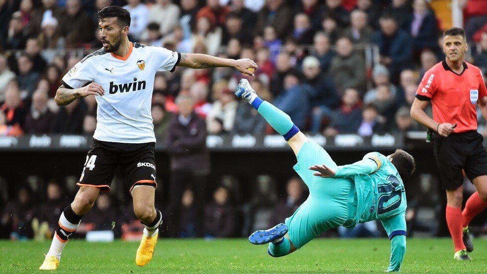 سقوط أول لاعب إسباني في دائرة المصابين بفيروس كورونا