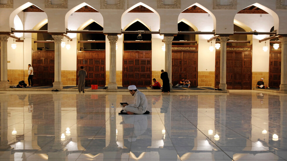 الأزهر يصدر بيانا حول الصلاة في زمن كورونا