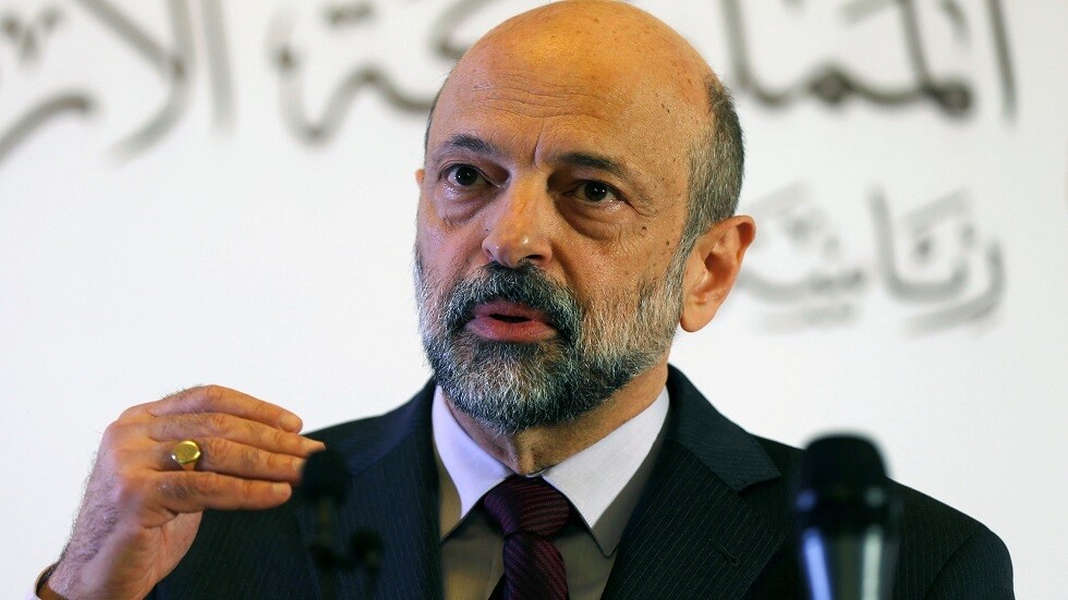 الرزاز يكلف بتشديد الحراسة الأمنية على مواقع الحجر الصحي