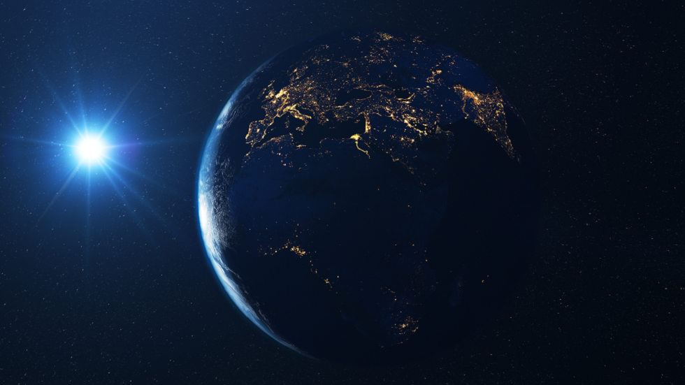 لقطات مثيرة من الفضاء تظهر 