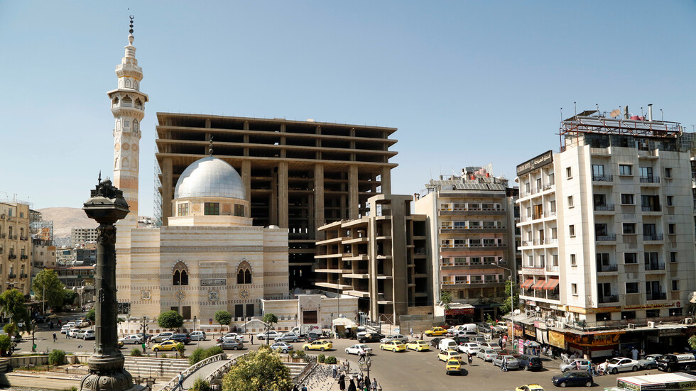 إغلاق مقامي السيدة زينب والسيدة رقية في دمشق امتثالا لإجراءات الأوقاف تجاه كورونا