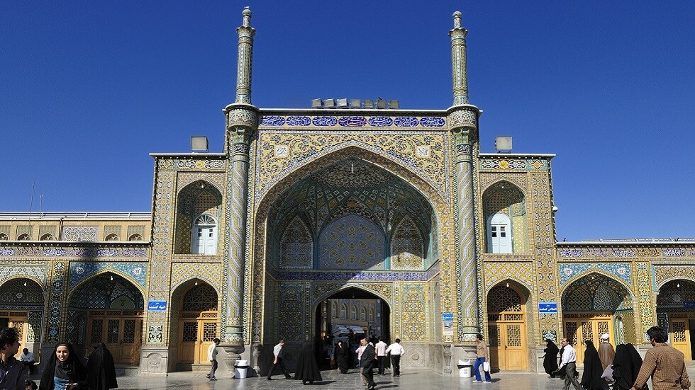 إيران.. إدانات لاقتحام مرقد السيدة فاطمة المعصومة في قم