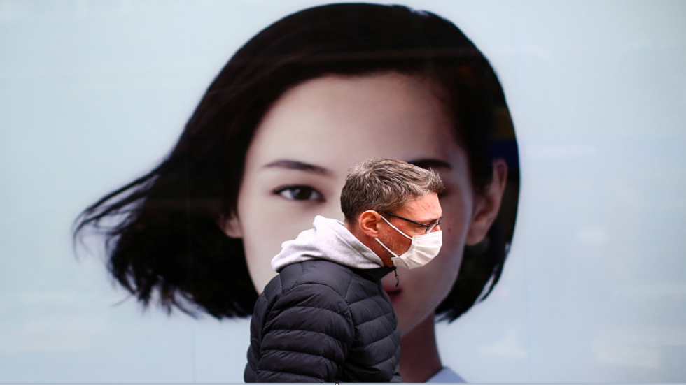 صور صادمة تكشف كيف دّمر كورونا رئتي صينيين من ووهان أثناء عطلتهما في إيطاليا