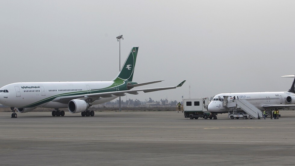 العراق يغلق المطارات الداخلية والدولية بسبب كورونا