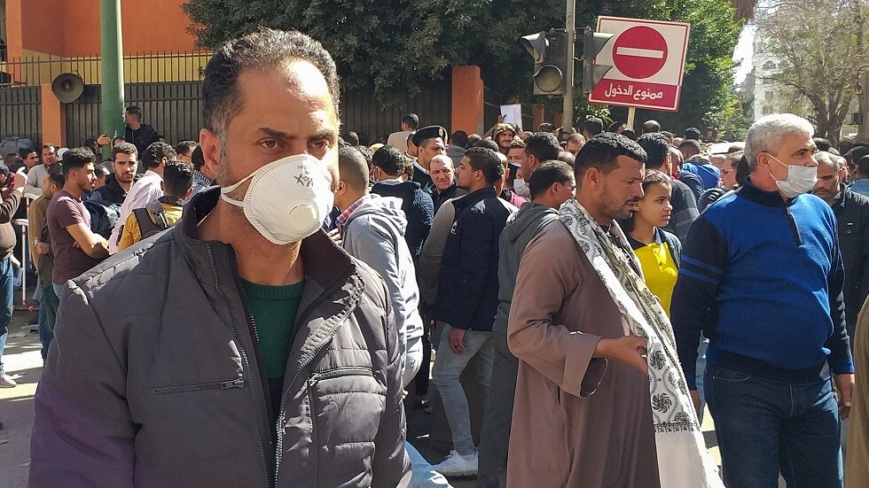 كورونا.. وفاة شخصين في مصر والإصابات 196