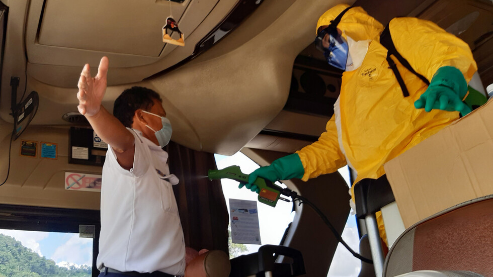 عدد المصابين بكورونا في ماليزيا يقترب من الألف.. وإندونيسيا تمنع عقد اجتماع إسلامي