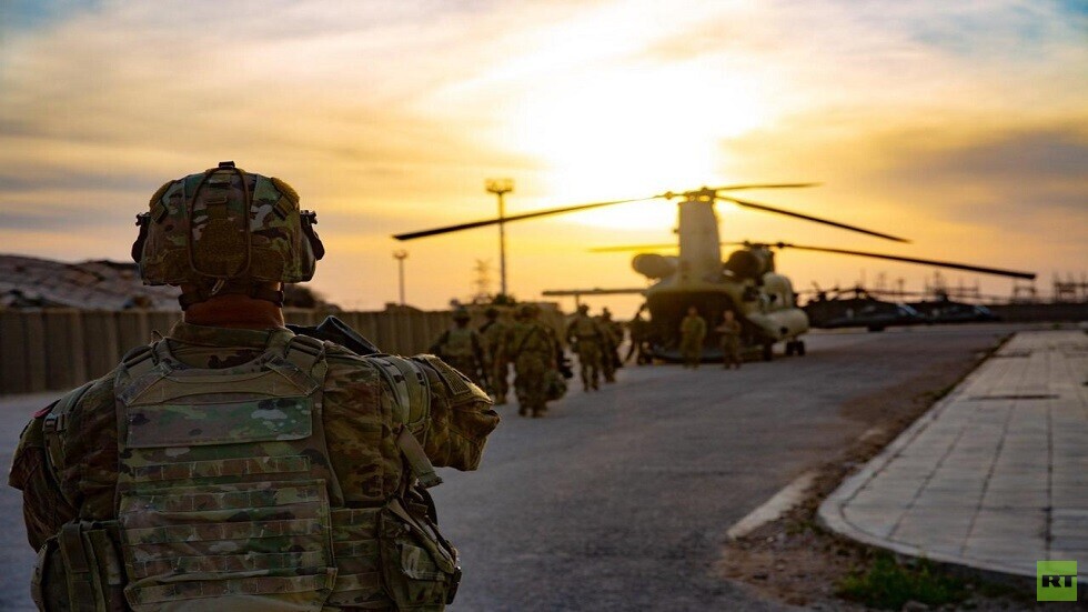 بالصور.. التحالف الدولي ينسحب من قاعدة القائم العراقية