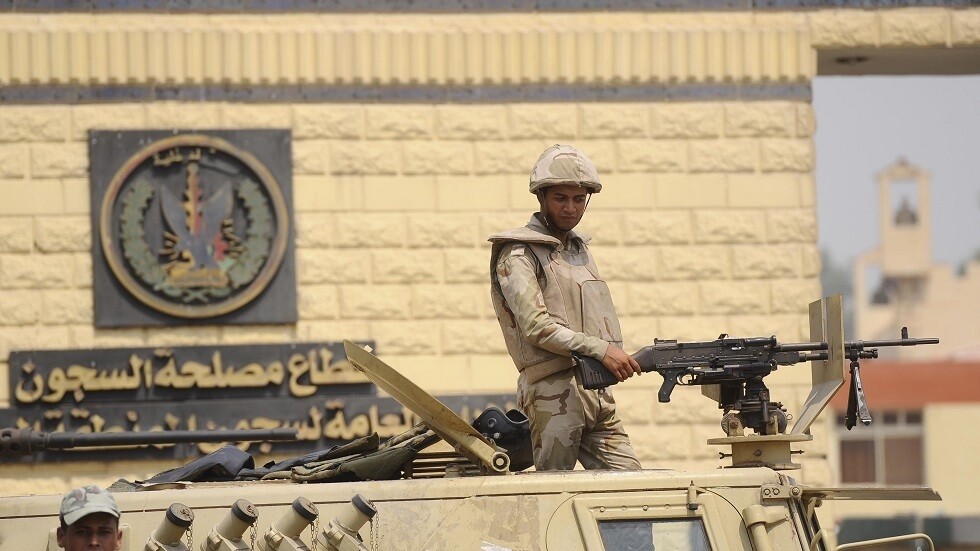 مصر.. أمن الدولة العليا تخلي سبيل 15 من أعضاء أحزاب وقوى سياسية