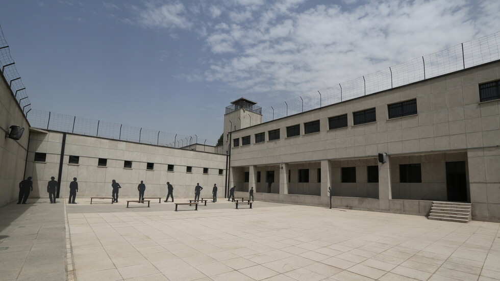 فرار مجموعة سجناء من الحبس غرب إيران خلال عمل الشرطة على إحصائيات العفو