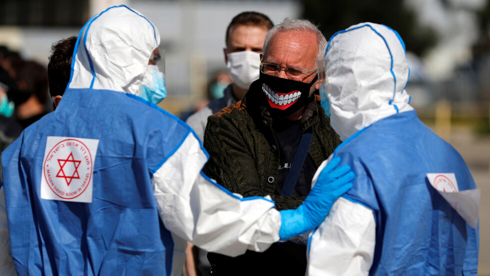 عدد المصابين بكورونا في إسرائيل يتجاوزالـ 700 وقيود صارمة جديدة تدخل حيز التنفيذ