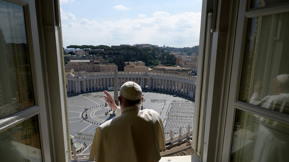 الفاتيكان يغفر آثام الأطباء المصابين بكورونا