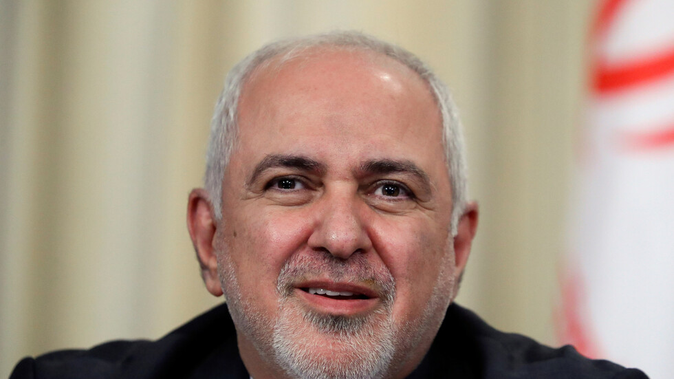 ظريف: أمريكا تتفاخر بقتل الإيرانيين!