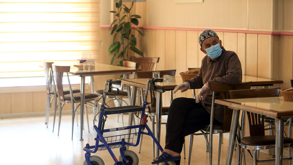 17 وفاة و207 إصابات بفيروس كورونا في العراق