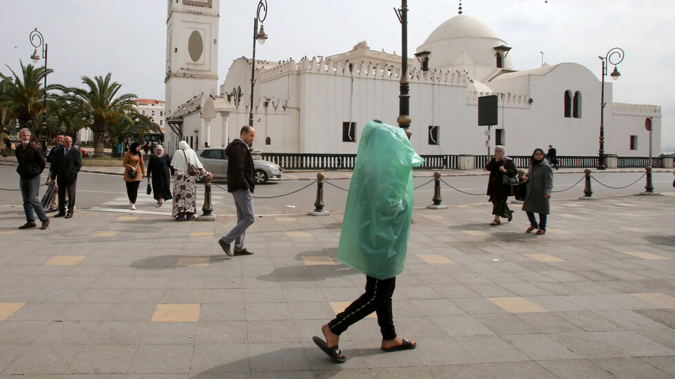 اعتقال عروسين جزائريين.. ونقل المدعوين إلى الحجر الصحي!