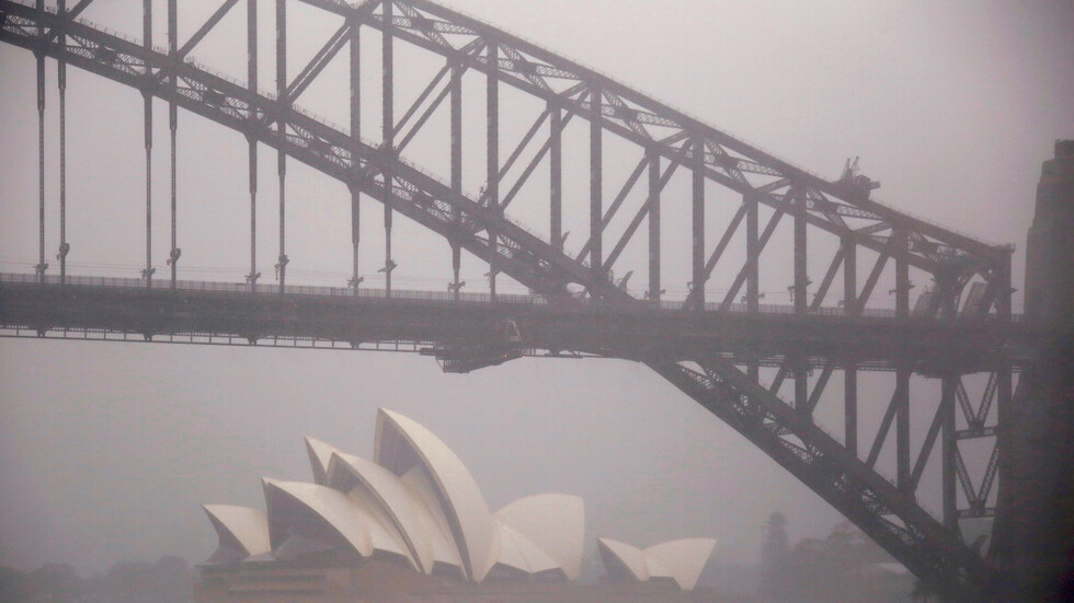 إغلاق عام في أستراليا والإصابات بكورونا تتجاوز الألف