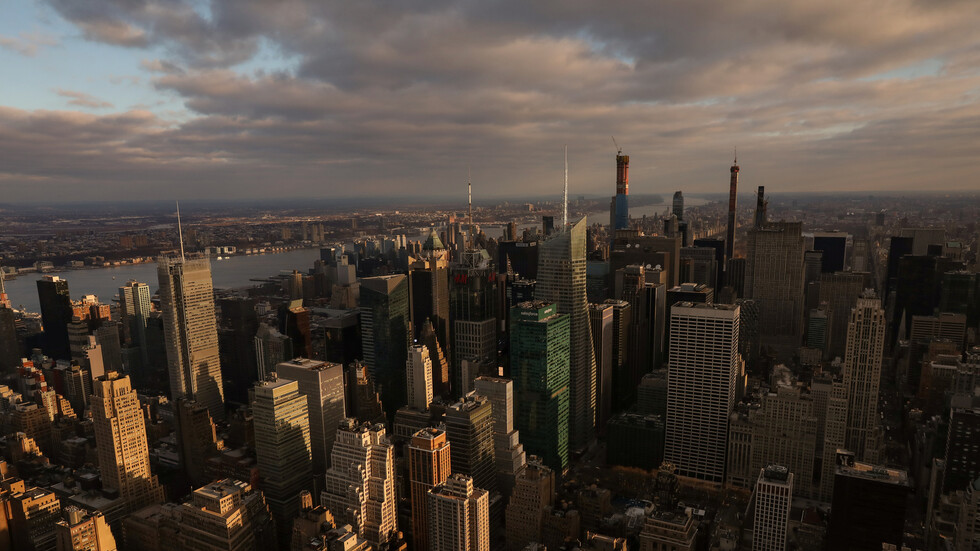 عمدة نيويورك: عدد الوفيات بفيروس كورونا في المدينة بلغ 60 شخصا وحصيلة الإصابات تجاوزت 8 آلاف