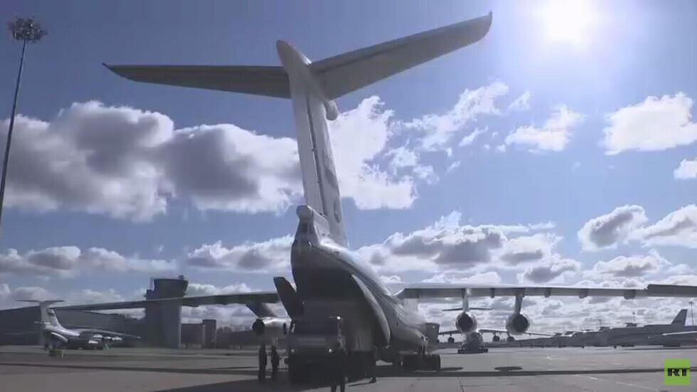 طائرات روسية إلى روما تحمل مساعدات وخبراء