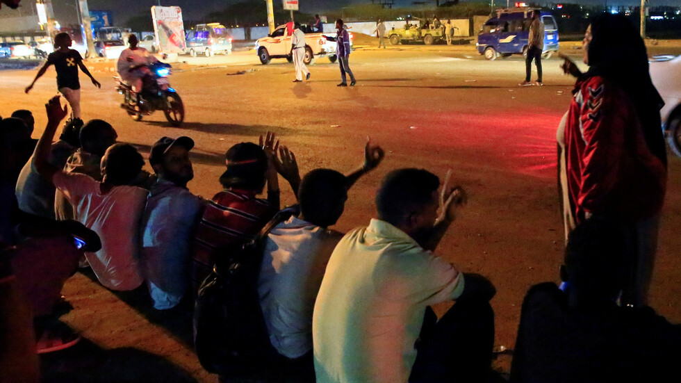 الاشتباه في 8 إصابات بدارفور بفيروس كورونا والسودان يتجه لفرض حظر تجول