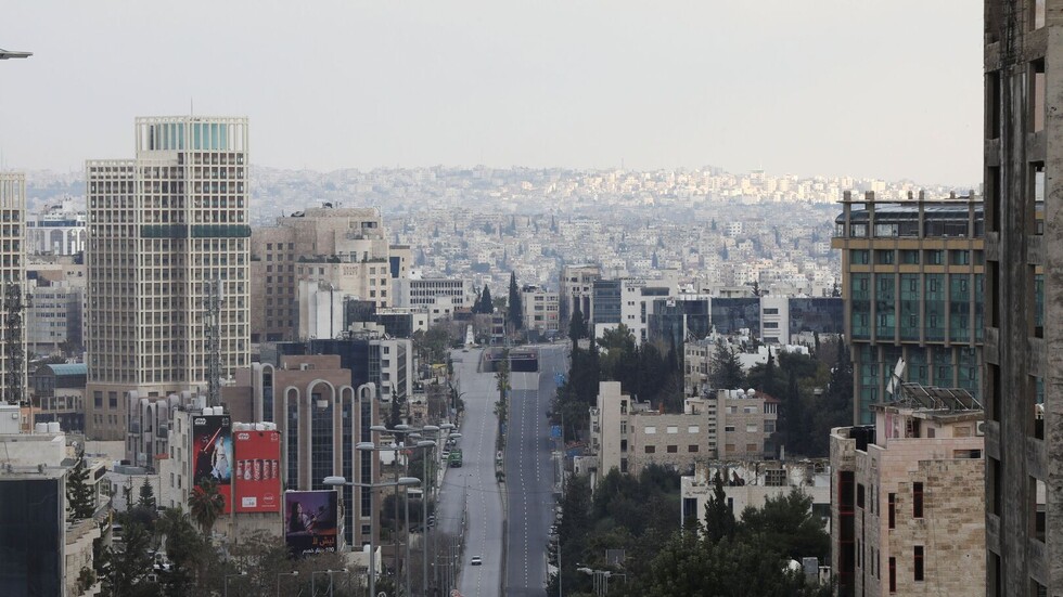 الحكومة الأردنية: بدء توصيل المستلزمات الأساسية للمواطنين اعتبارا من الثلاثاء