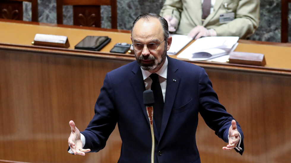 الحكومة الفرنسية تشدد الحجر الصحي في أنحاء البلاد لمواجهة وباء كورونا