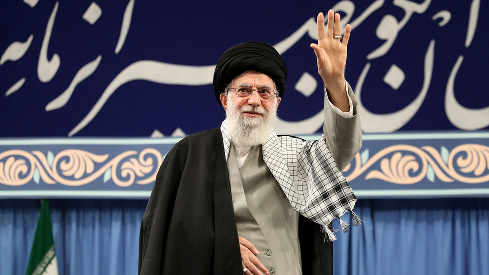 وفاة أحد أفراد عائلة خامنئي بكورونا