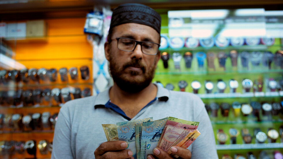 البحرين تنفذ حزمة بأكثر من 11 مليار دولار لدعم الاقتصاد