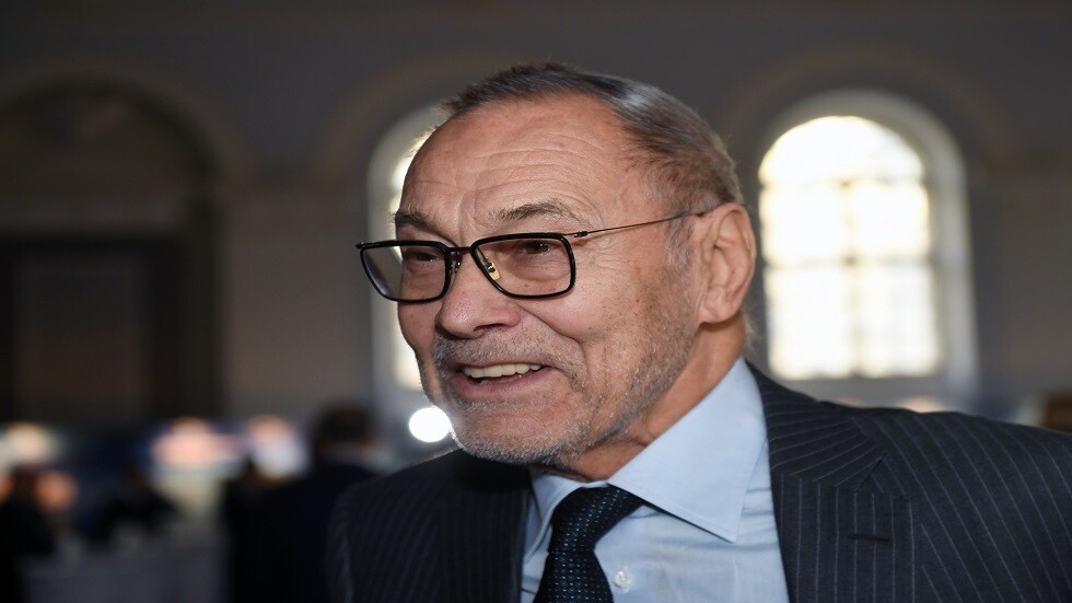 مخرج روسي مشهور يصور فيلما وثائقيا بعنوان 