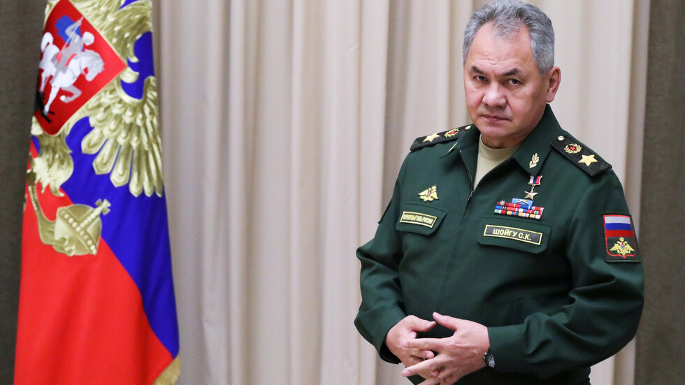 شويغو يجري اختبار الكشف عن فيروس 