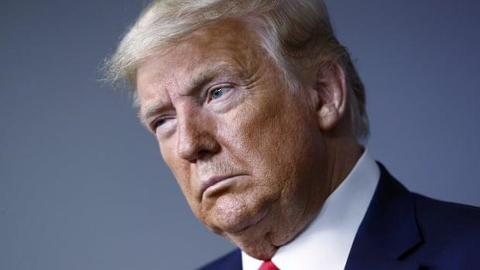 الغارديان: ترامب يعاند الخبراء الصحيين ويتعامل بعقلية التاجر مع كورونا