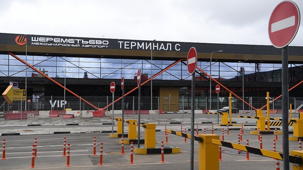 روسيا تعلق الرحلات الجوية من وإلى البلاد