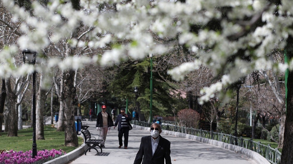 تسجيل 157 وفاة و2389 إصابة بفيروس كورونا في إيران خلال الـ24 ساعة الماضية