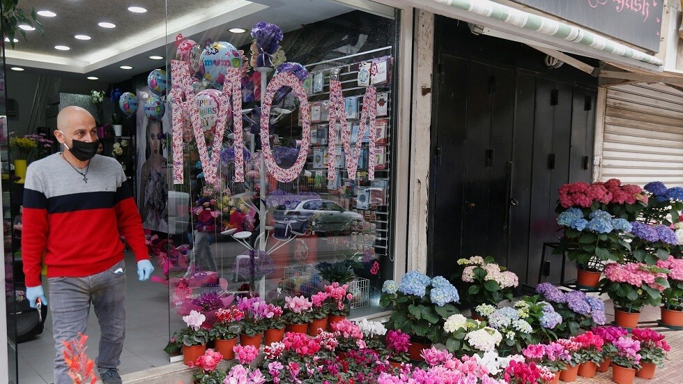 كورونا.. لبنان سيفرض إغلاقا من 7 مساء حتى 5 صباحا لمكافحة الفيروس