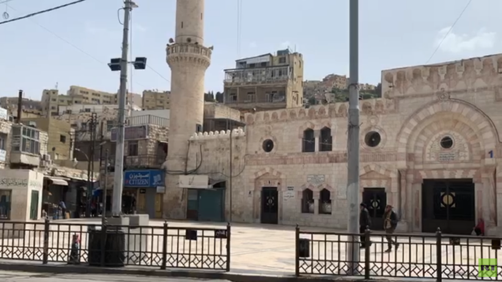 كورونا.. بث خطبة الجمعة عبر التلفزيون إلى كافة مساجد الأردن (فيديو)