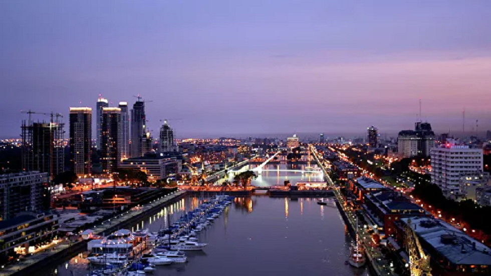 الأرجنتين تغلق جميع منافذها الحدودية خشية كورونا