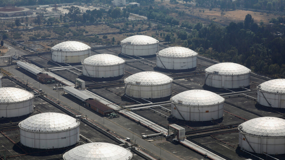 فيروس كورونا سيغير جذريا سوق النفط العالمية