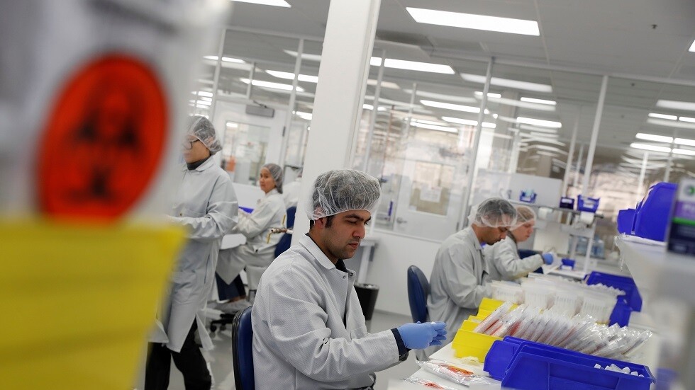 بريطانيا تطلب عشرة آلاف جهاز تنفس صناعي لمحاربة كورونا