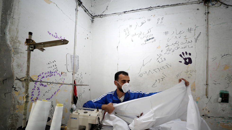 صحة غزة تكثف أخذ العينات من العائدين والمشتبه بإصابتهم بكورونا