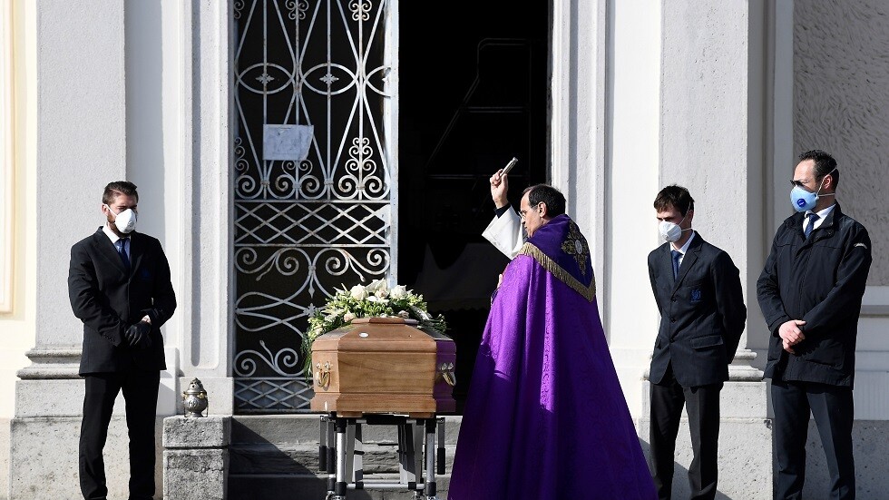 إيطاليا.. انخفاض في عدد الوفيات بكورونا لليوم الثاني على التوالي