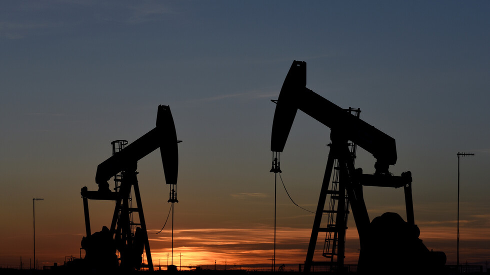 لماذا ترفض أوروبا والولايات المتحدة شراء النفط الرخيص