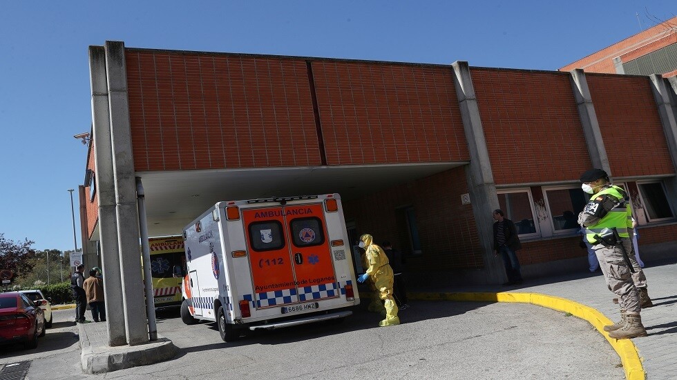 الصحة الإسبانية: 12.3 ألف عامل في مجال الصحة مصابون بفيروس كورونا