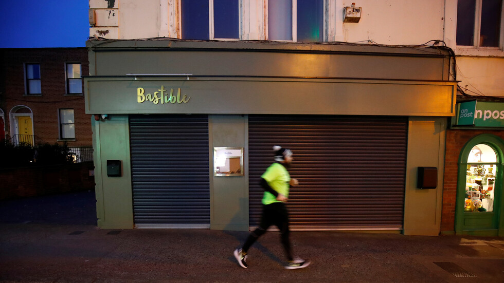 فيروس كورونا في مواجهة الديمقراطية.. كيف يغيّر الوباء العالم