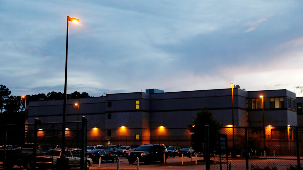 فيروس كورونا يعري حقيقة "الغولاغ الأمريكي"