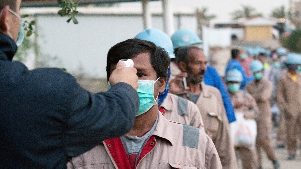 الشرطة الكويتية تطارد "كورونا" (فيديو)