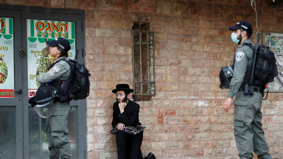 كورونا يشعل مواجهات بين الشرطة الإسرائيلية ومتدينين في القدس (فيديو)