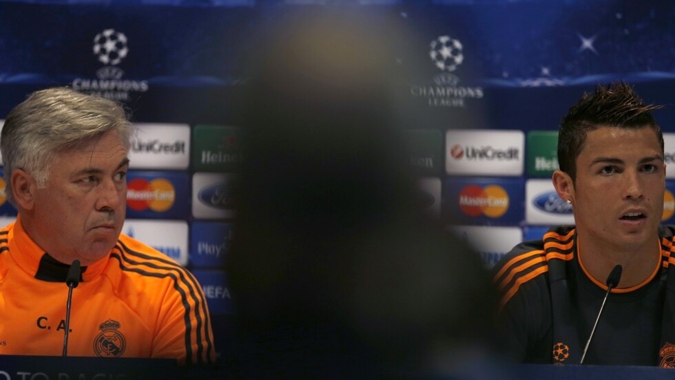 كارلو أنشيلوتي يطعن رونالدو بظهره