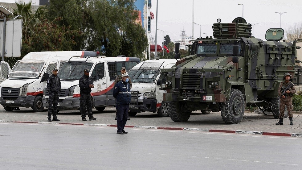 تونس تفرج عن 1420 سجينا بسبب كورونا