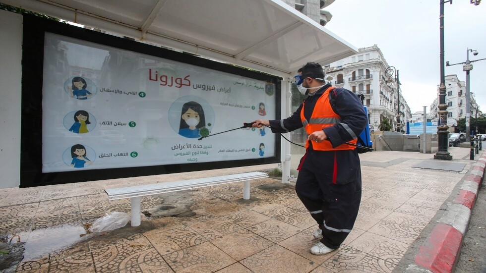 الرئيس الجزائري يعلن الاستعانة بالفرق الطبية العسكرية لدعم الطواقم المدنية في مواجهة وباء كورونا