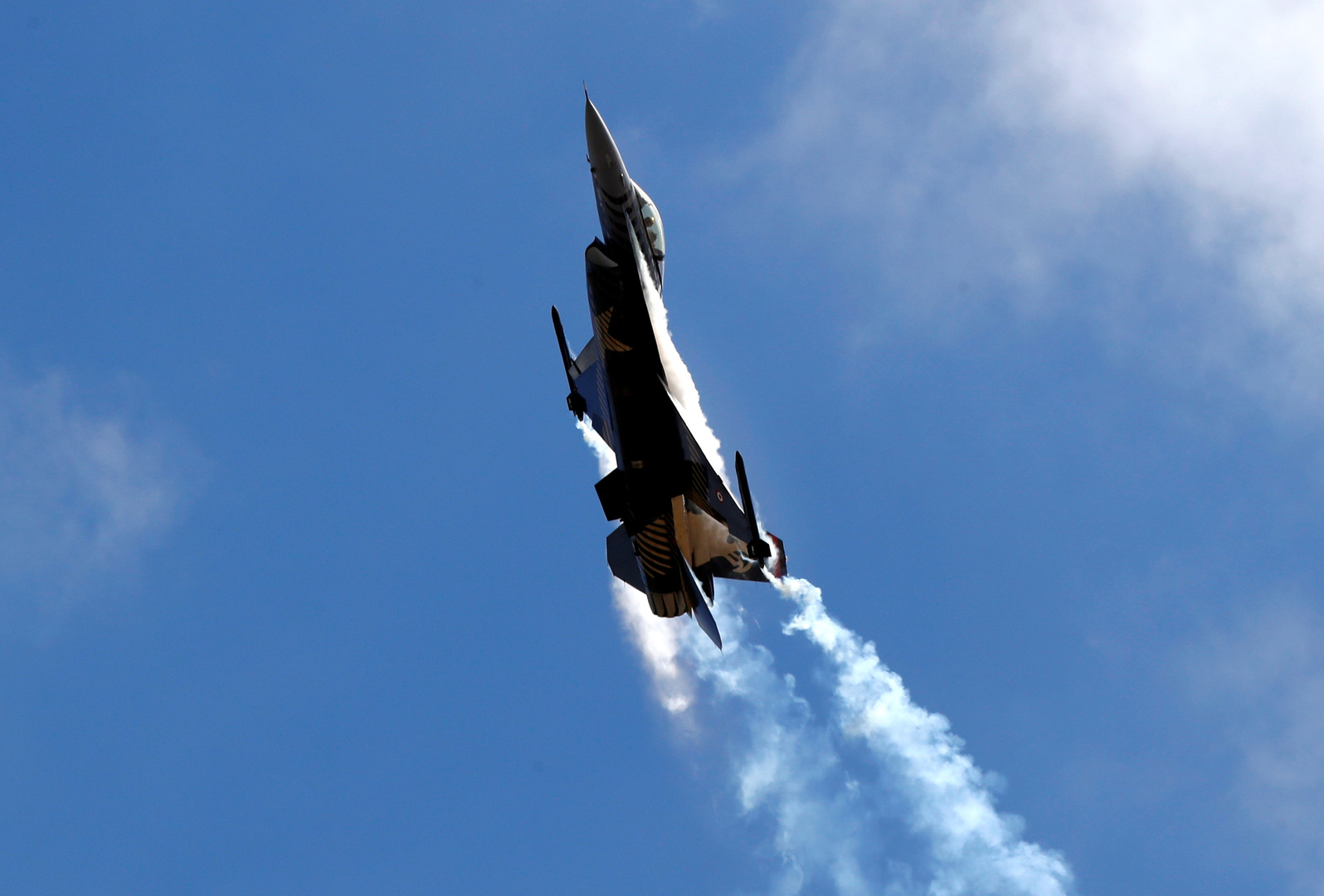 الدفاع الروسية: لا نضمن سلامة F-16 التركية