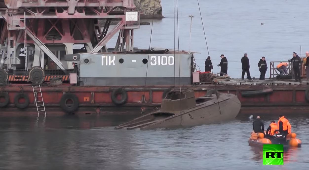 روسيا تنتشل ذخائر بارجة ألمانية أغرقها الأسطول السوفيتي سنة 1945 في مياه كالينينغراد